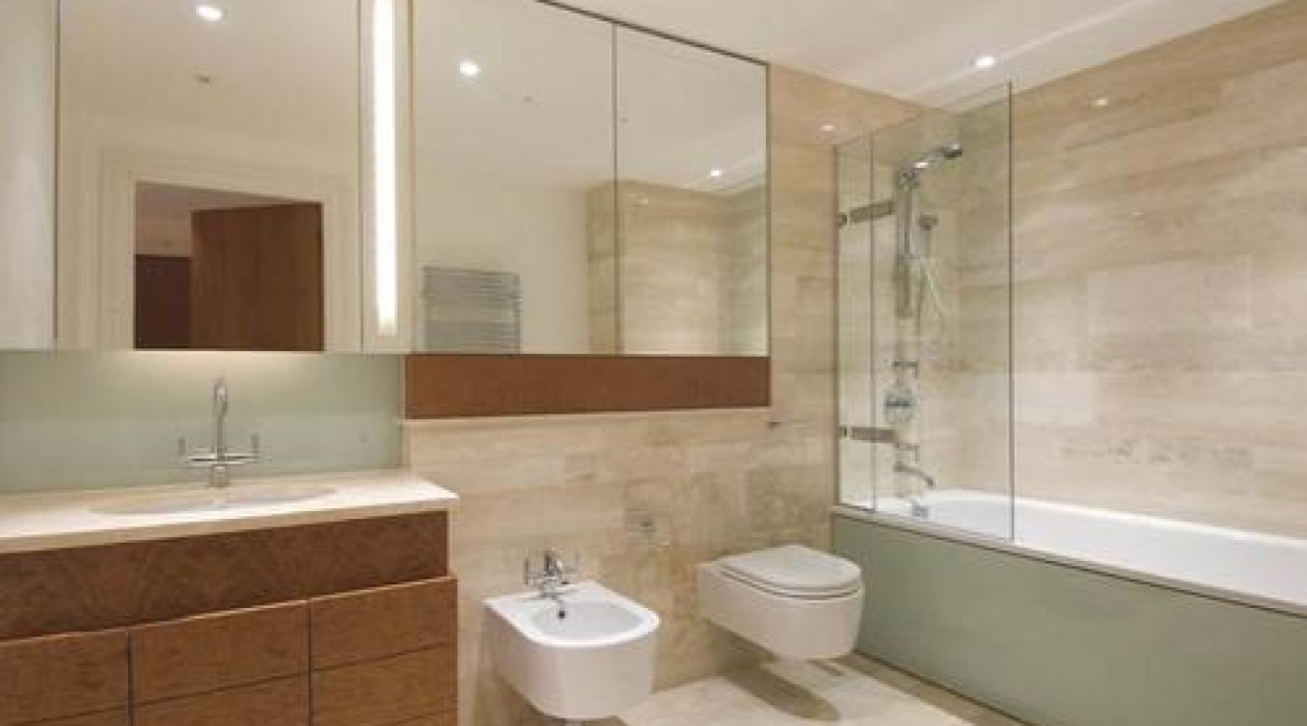 10 Lancelot Place