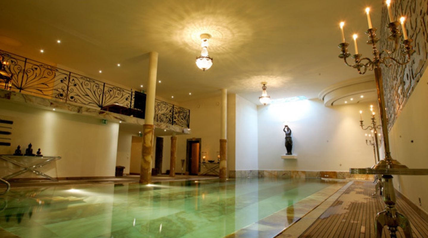 Chalet L. Raphael, Swiss Alps