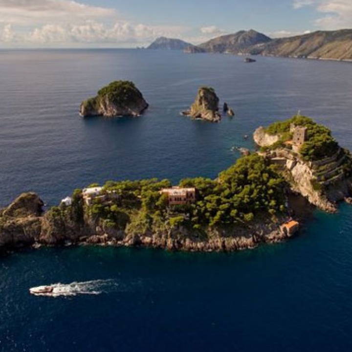 Amalfi Coast Mansion with Three Islands