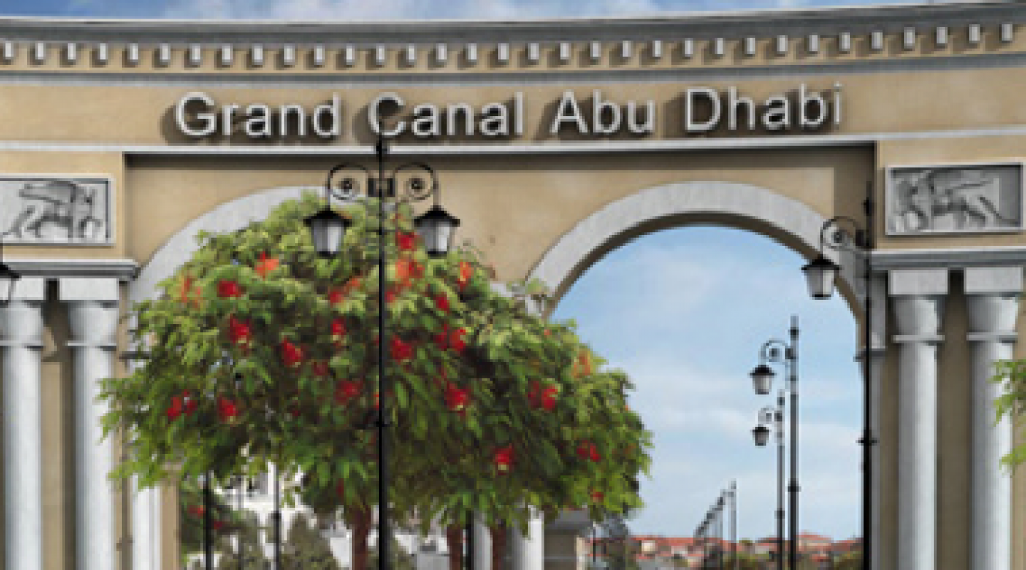 The Ritz-Carlton Abu Dhabi, Grand Canal