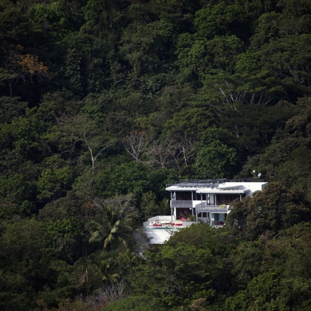 Casa Torcida by SPG Architects