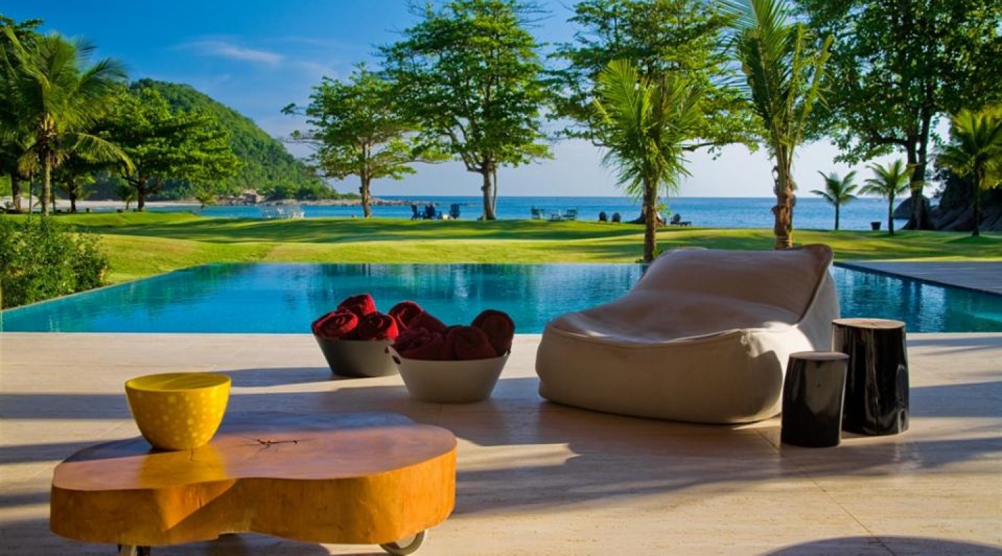 Laranjeiras-Residence-in-Brazil