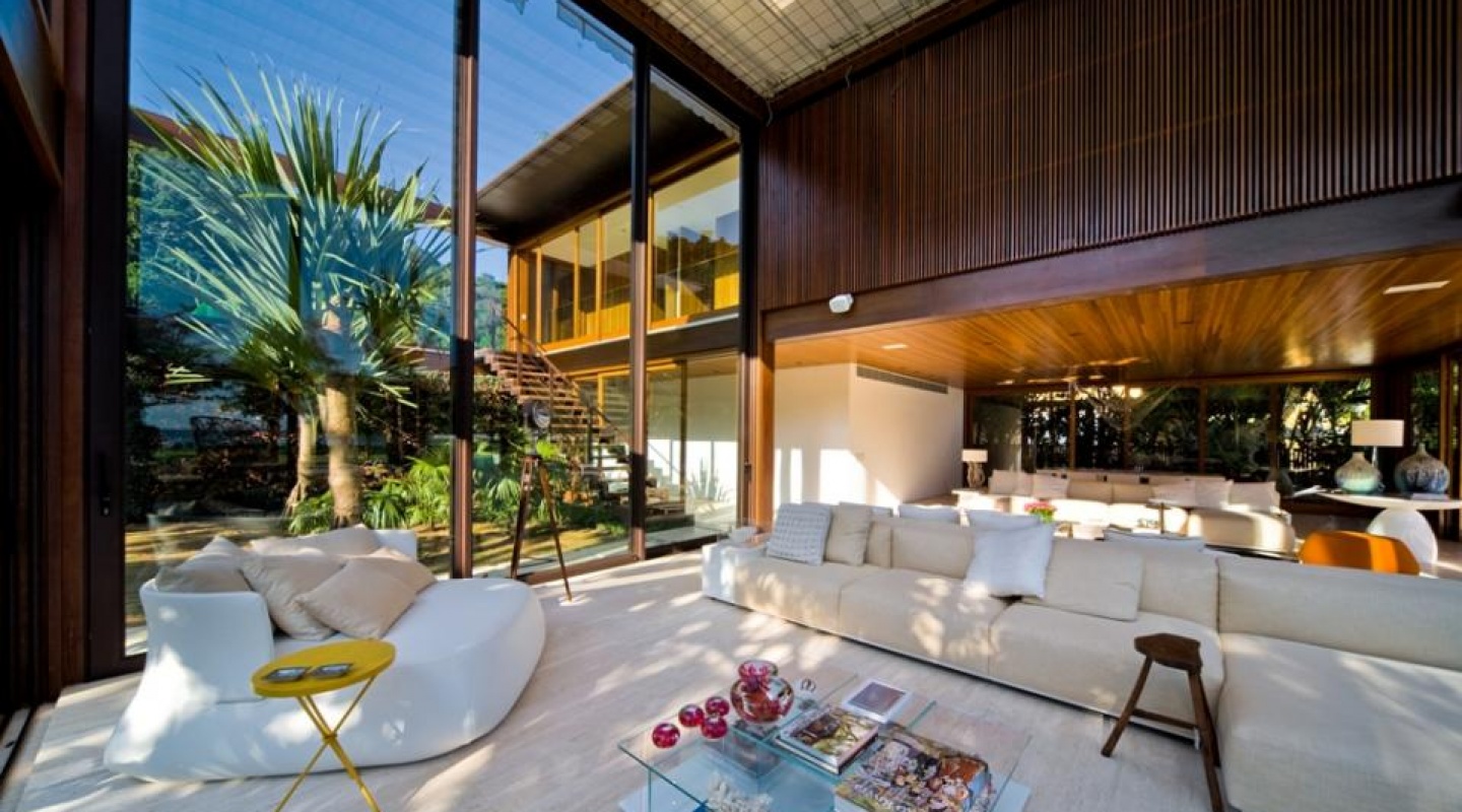 Laranjeiras-Residence-in-Brazil