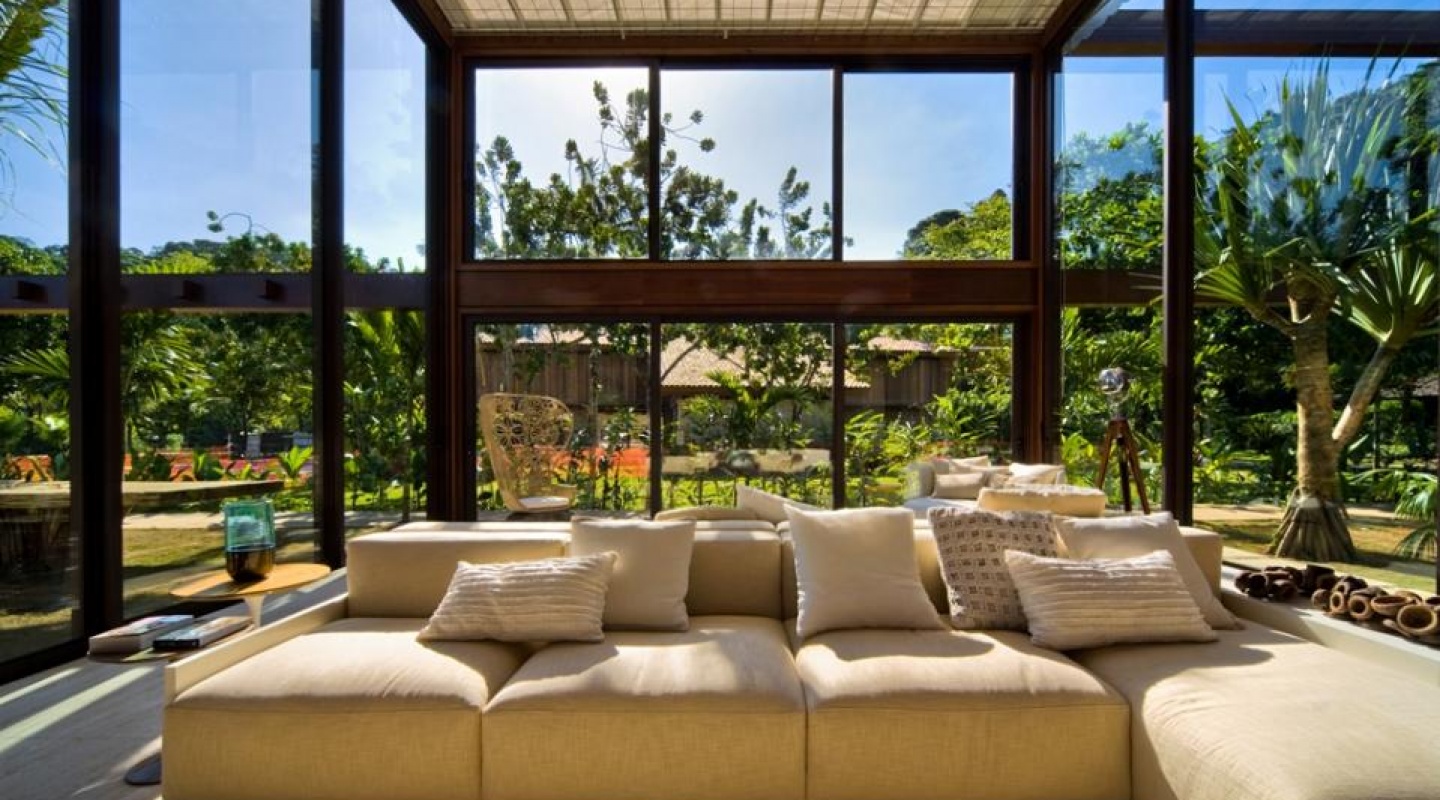 Laranjeiras-Residence-in-Brazil