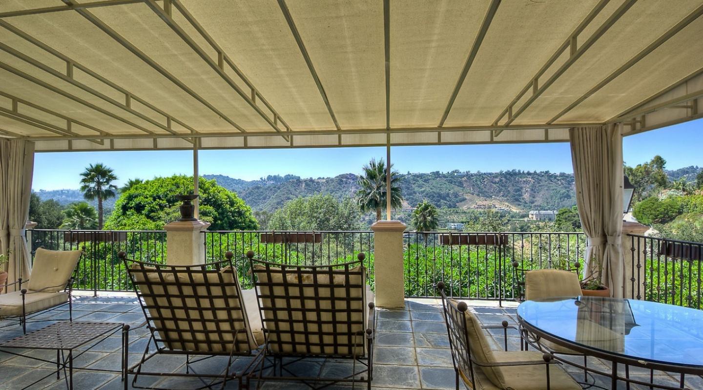 mark wahlberg lists beverly hills home 10
