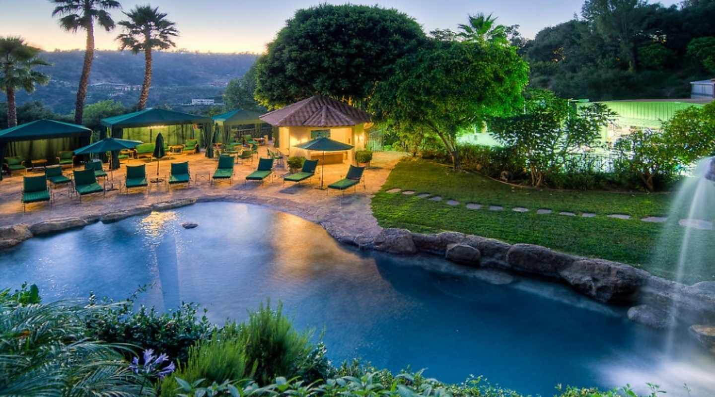mark wahlberg lists beverly hills home 13