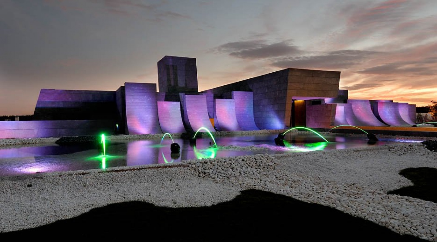 house by a cero in madrid spain 7