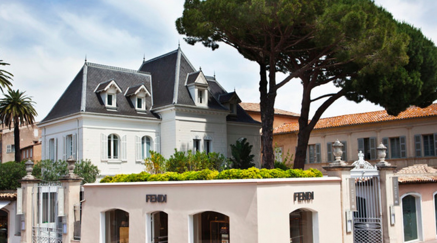 white 1921 hotel sainttropez