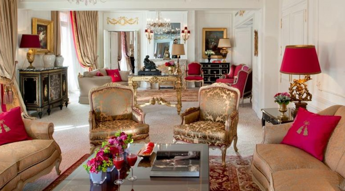 royal suite in hotel plaza athene
