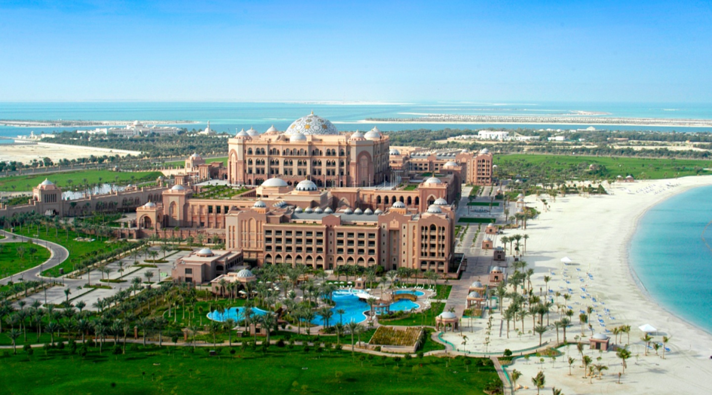 emirates palace hotel in abu dhabi