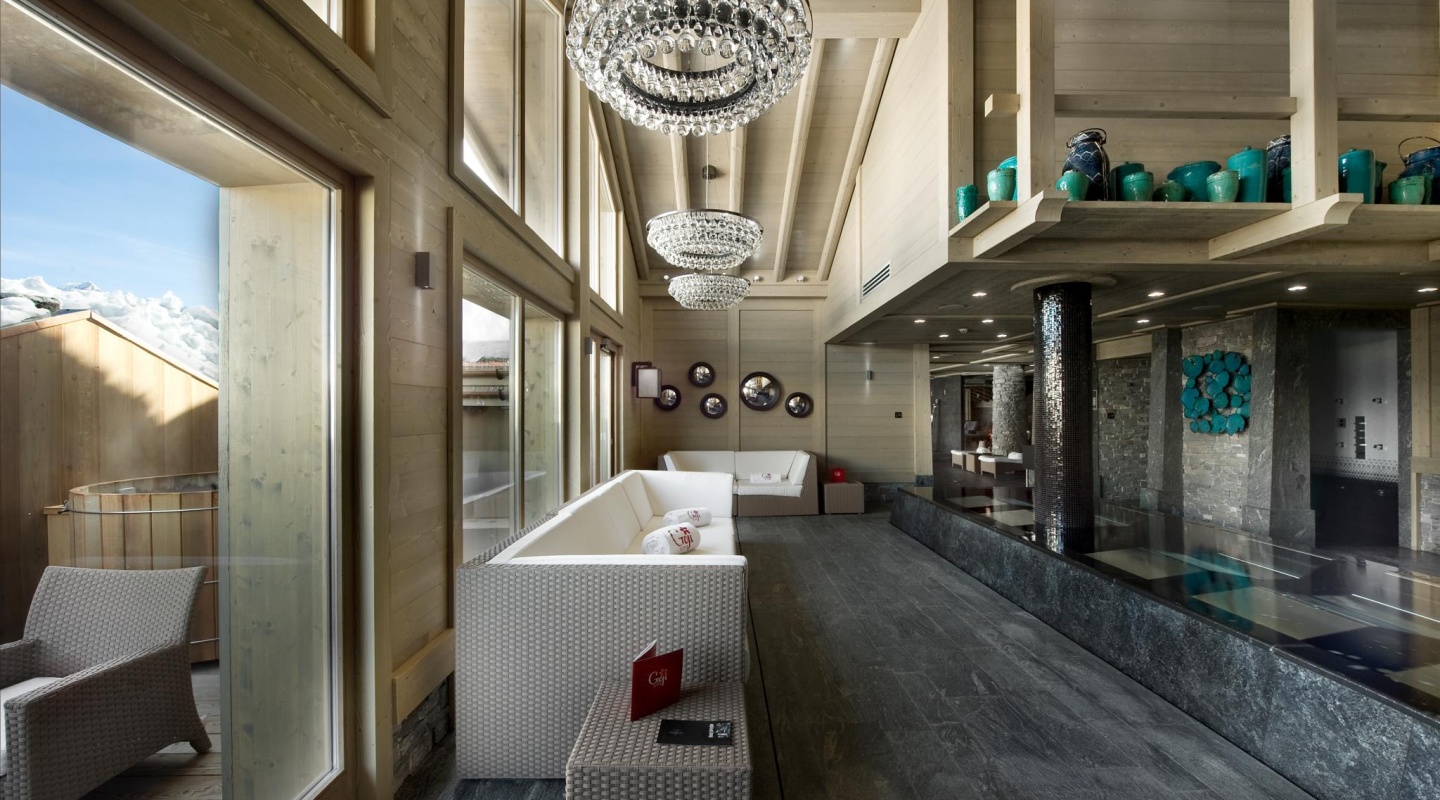 le k2 hotel 24