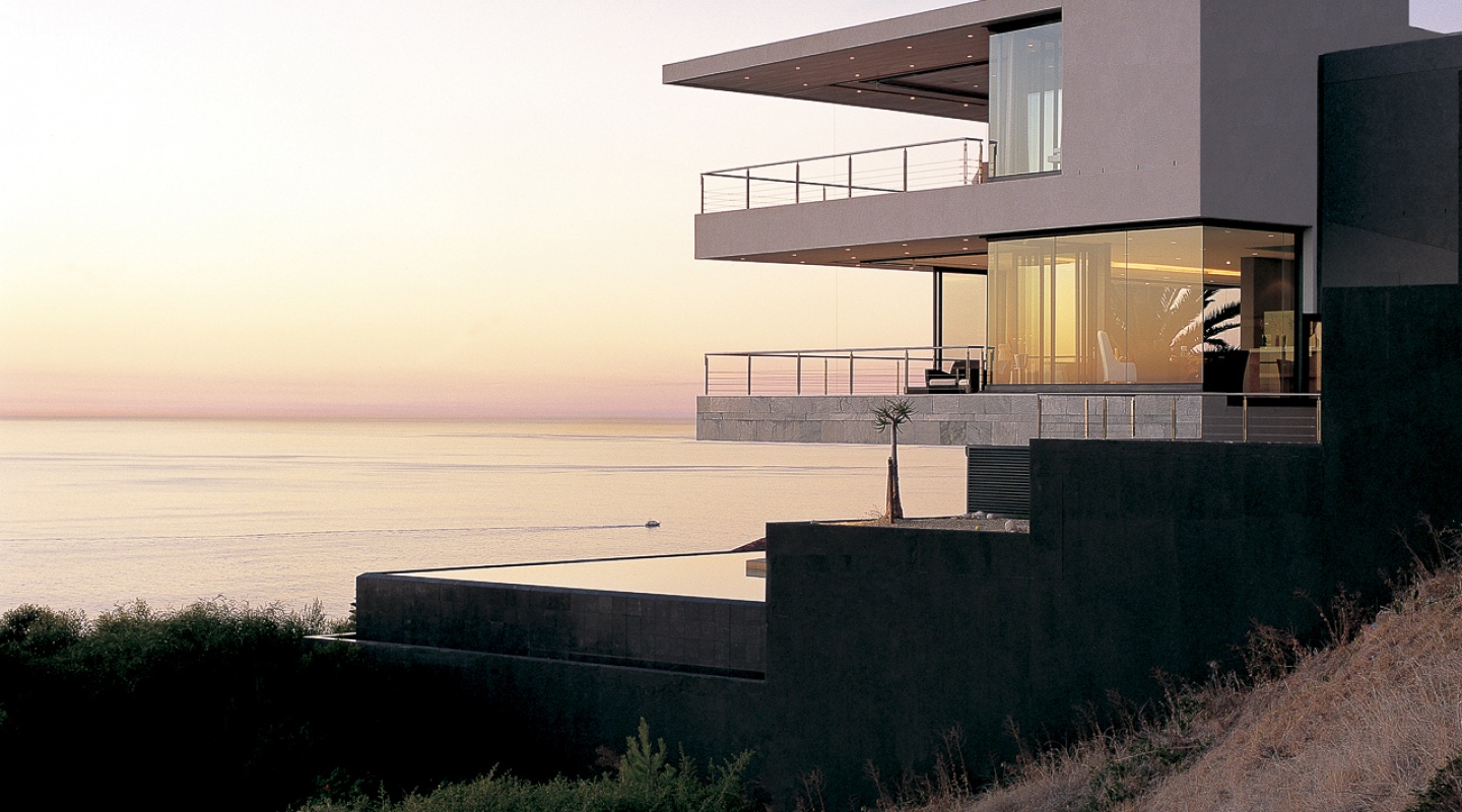 villa in st leon bantry bay cape town