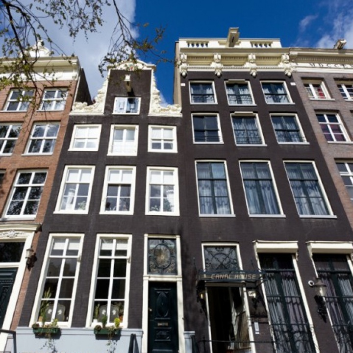 canal house in amsterdam netherlands