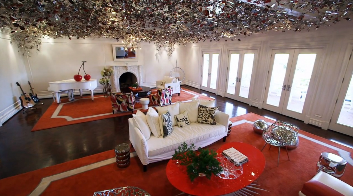 los angeles mansion owned by max and lubov azria 11