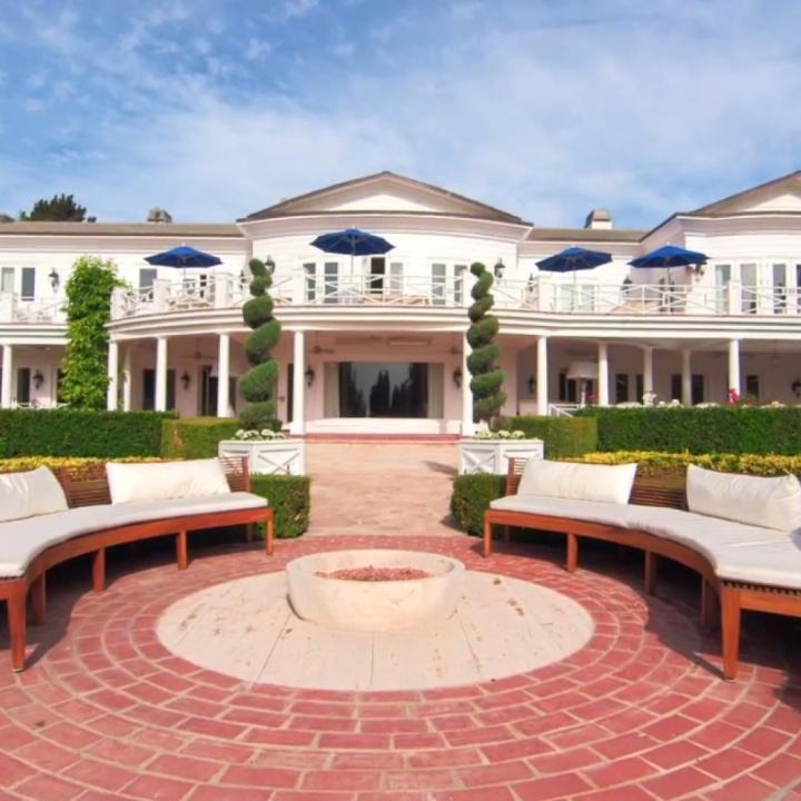 los angeles mansion owned by max and lubov azria 14