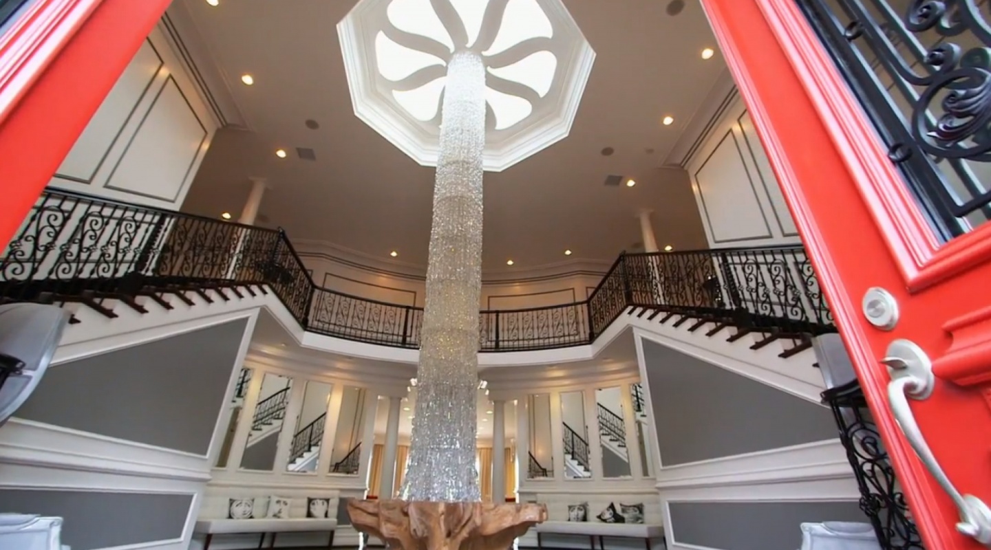 los angeles mansion owned by max and lubov azria 5