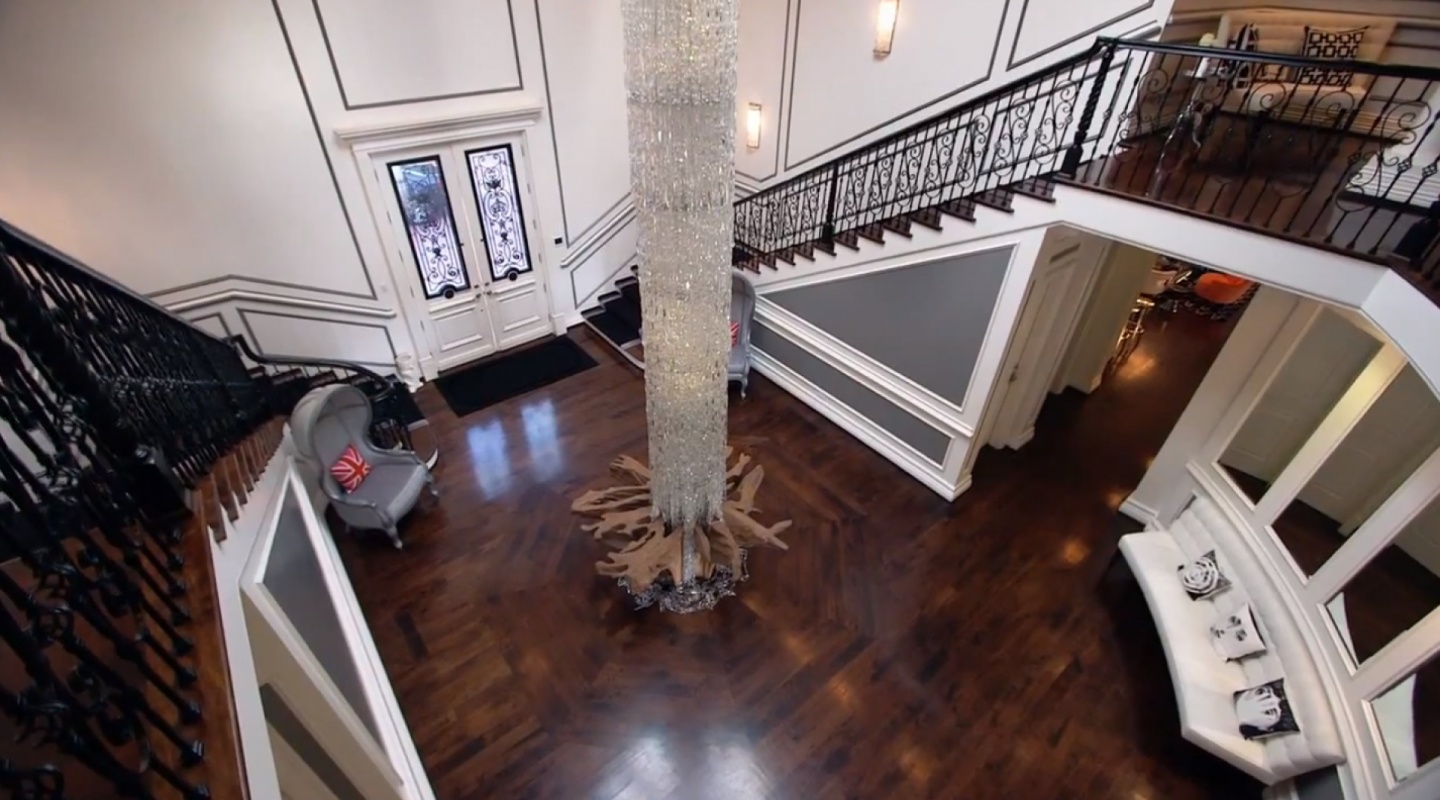 los angeles mansion owned by max and lubov azria 6