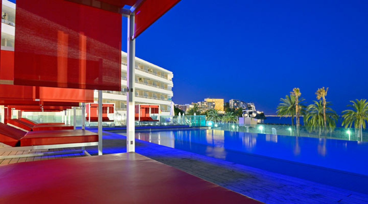 twitter experience hotel
