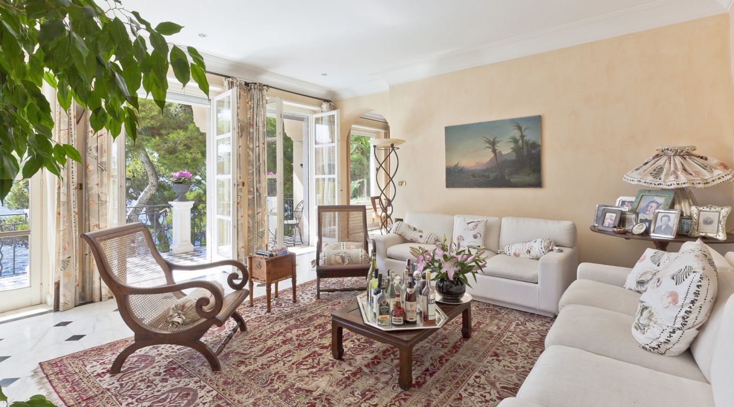 waterfront property in cap d ail 17