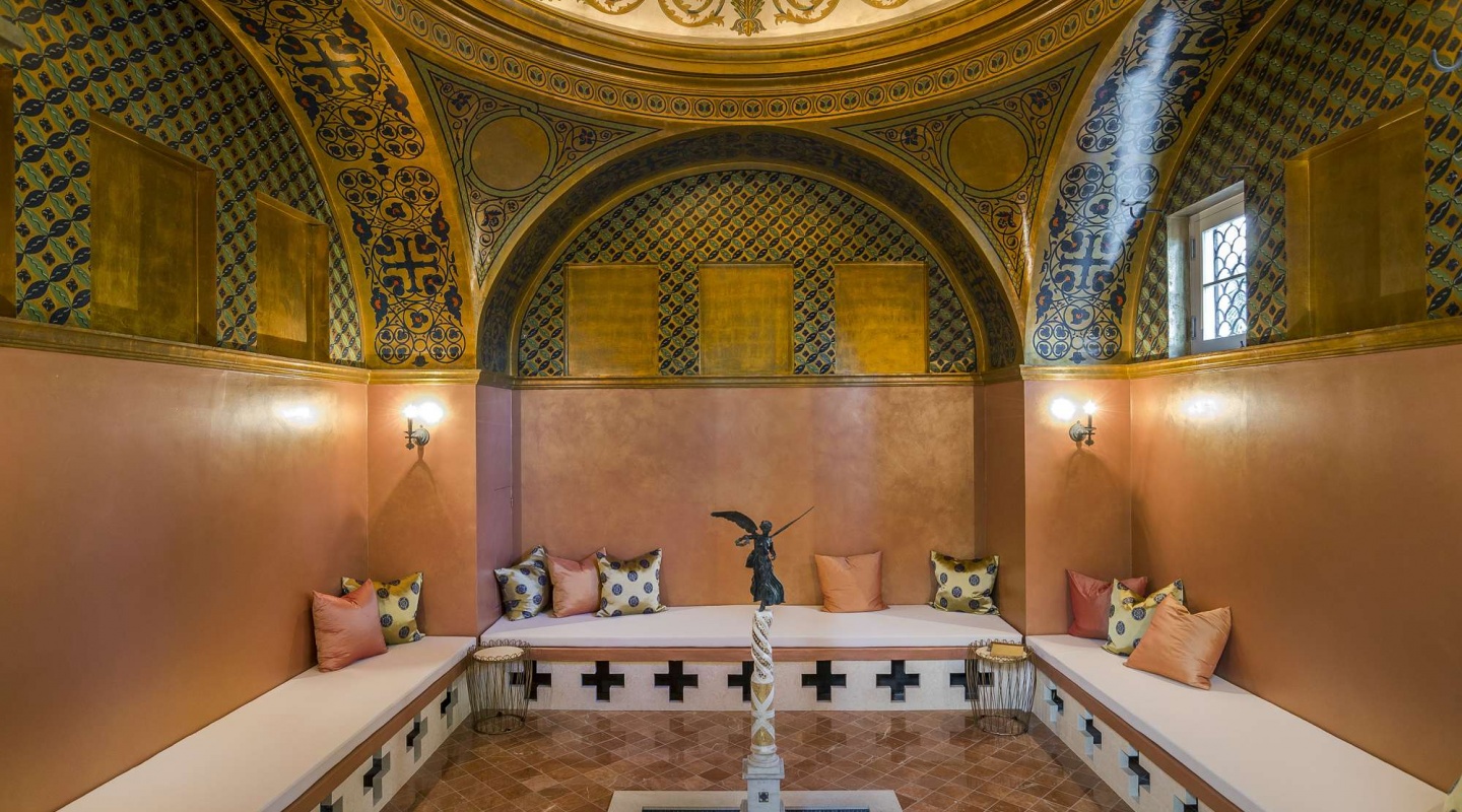 "Scarface" mansion listed for $35 million