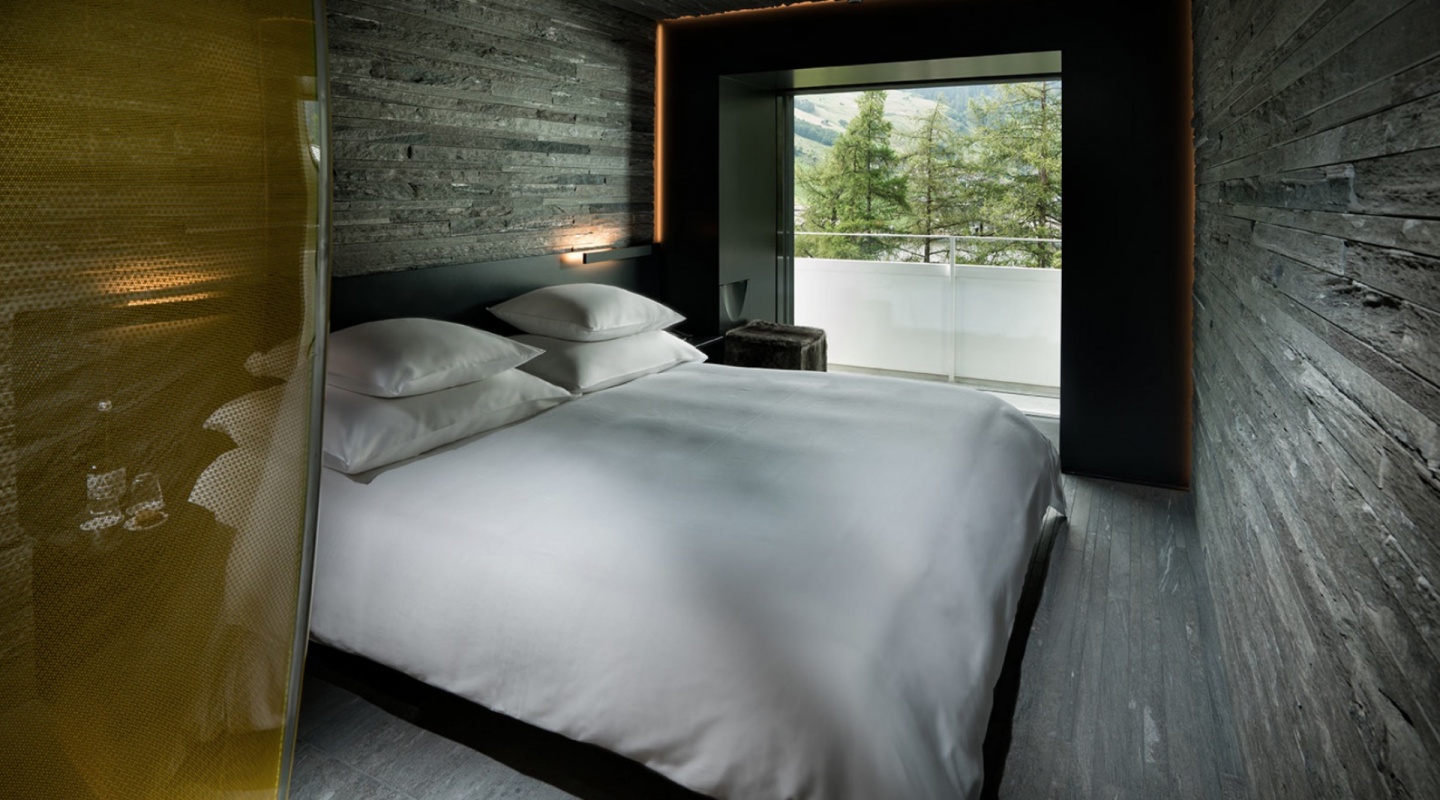 9 7132 hotel vals switzerland verzun