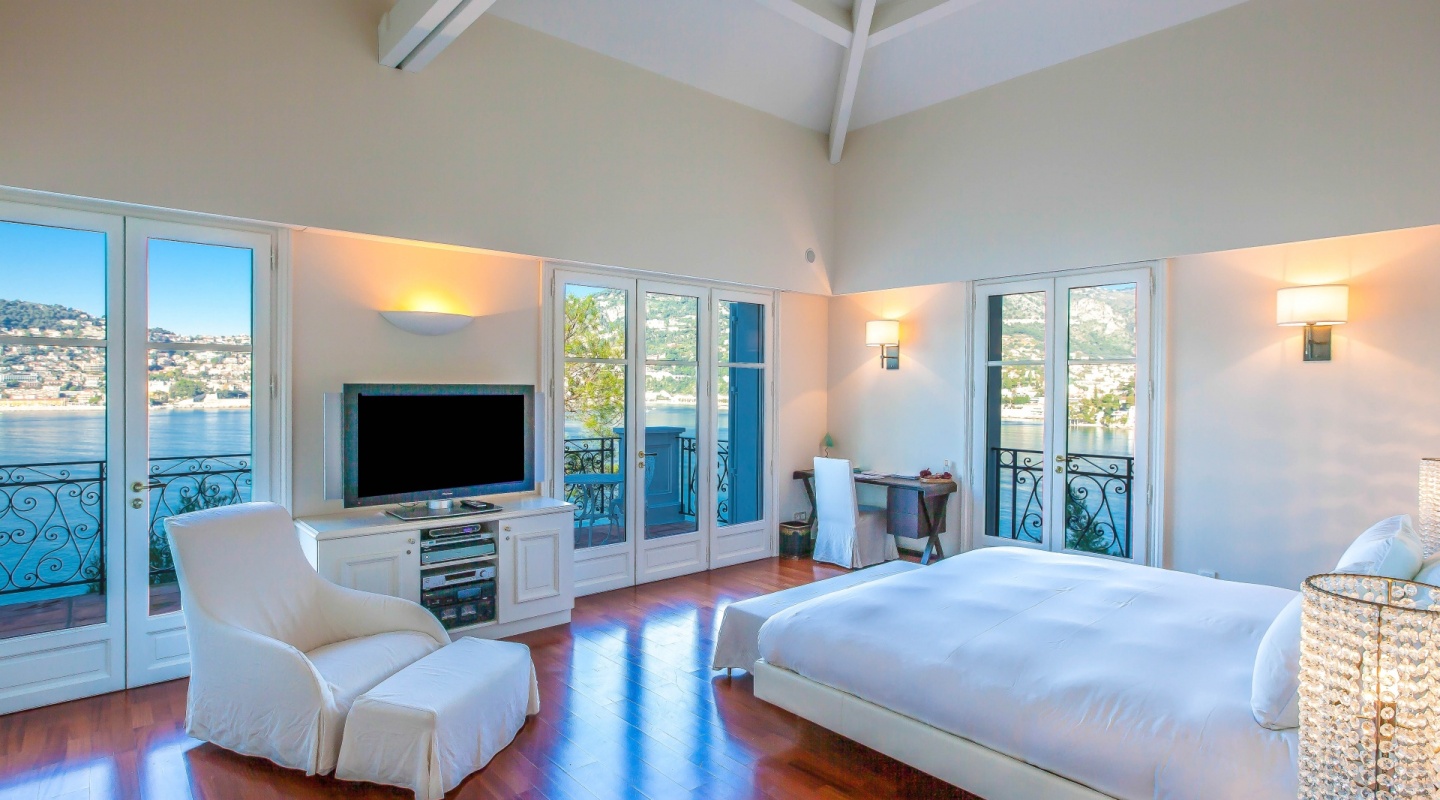 8 villa for rent in cap ferrat